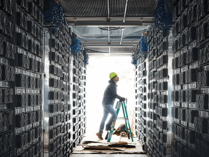 Bitcoin Miners Bank Strong September as Difficulty Barely Budges